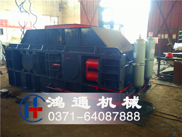 1500×800液壓對(duì)輥破碎機(jī)一天能產(chǎn)多少方砂子！