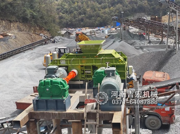 砂子粒型差、含粉量高？液壓對輥制砂機(jī)一鍵調(diào)節(jié),成品砂級配更優(yōu)！