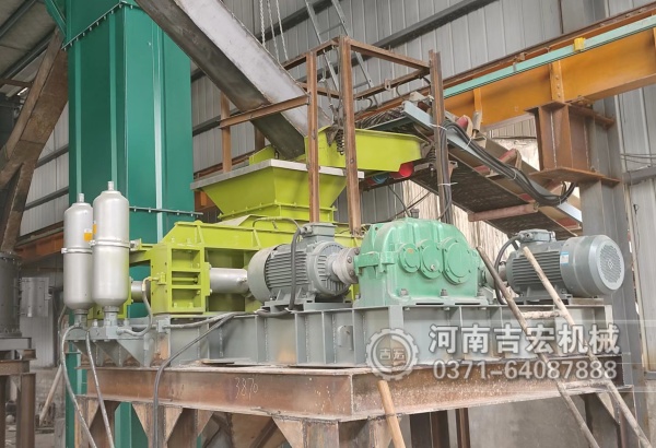 吉宏機械對輥制砂機：高耐磨輥皮+液壓調(diào)節(jié)，破碎效率提升30%！
